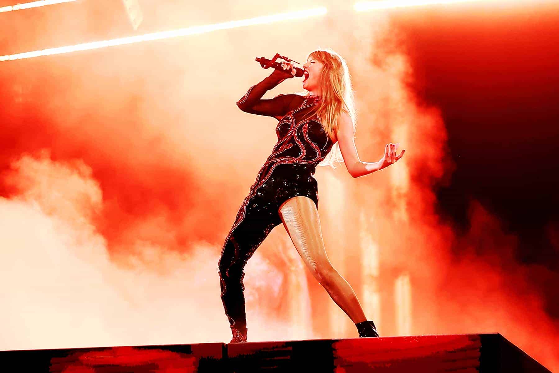 TAYLOR SWIFT - THE ERAS TOUR