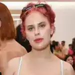 Tallulah Willis, the 29-year-old daughter of Demi Moore and Bruce Willis, radiates happiness in a delightful new photograph with her partner, Justin Acee.