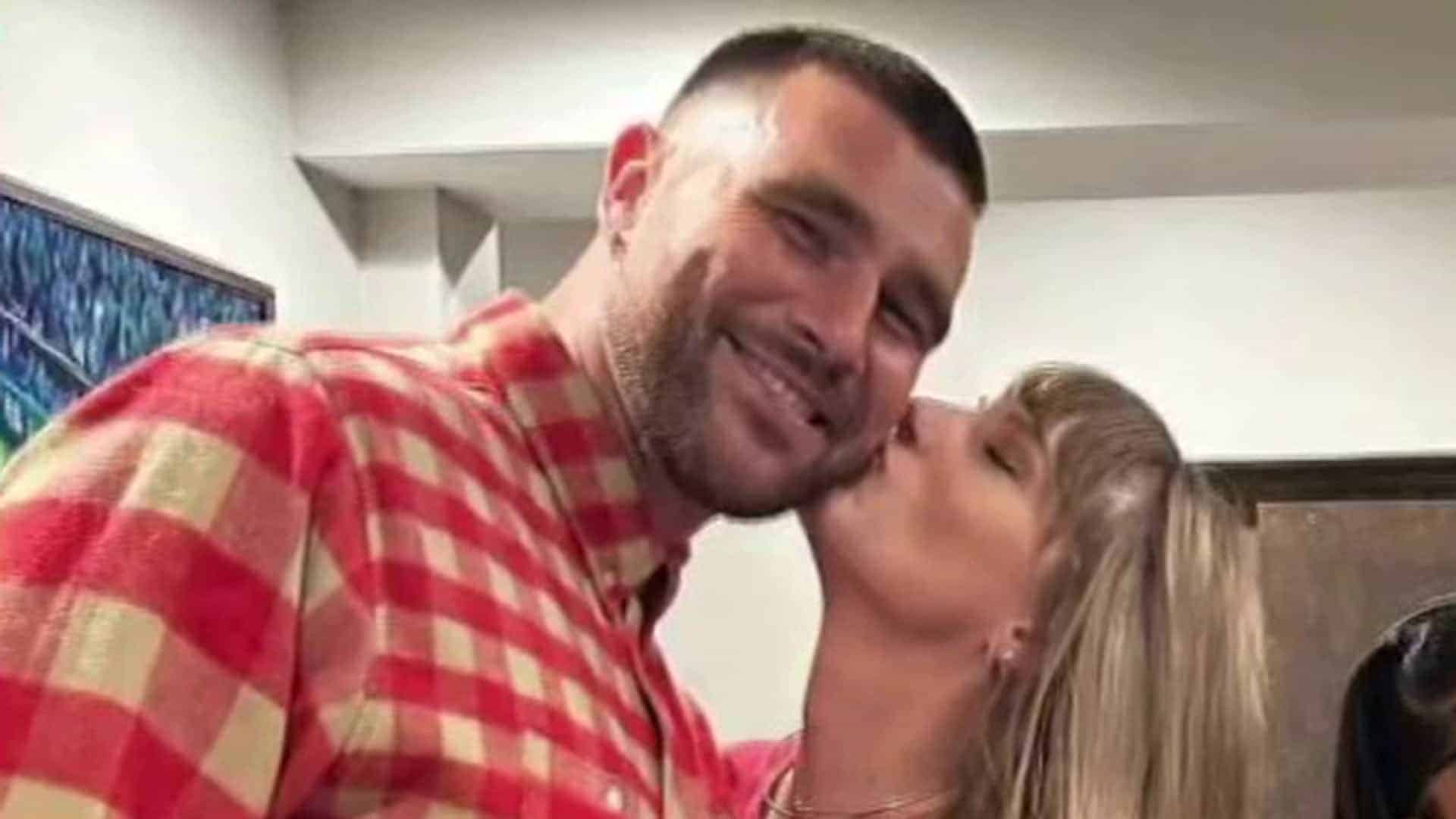 Taylor Swift and Travis Kelce’s Kiss Proves He’s King of Her Heart