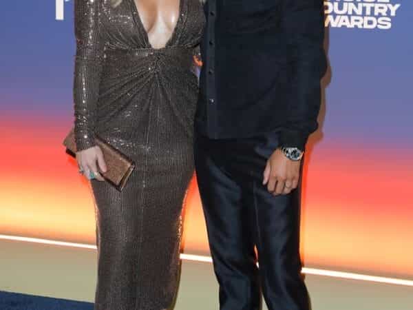 Miranda Lambert and Brendan McLoughlin’s Romance Burns Like Kerosene at People’s Choice Country Awards